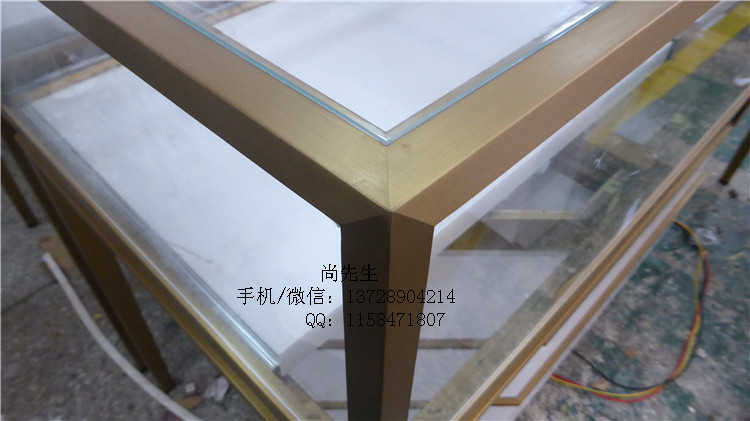 珠寶柜臺細節展示.jpg