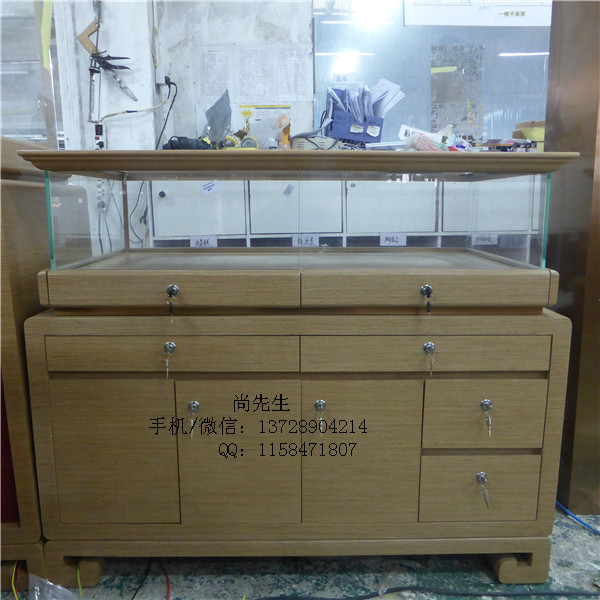 木質珠寶展柜.jpg