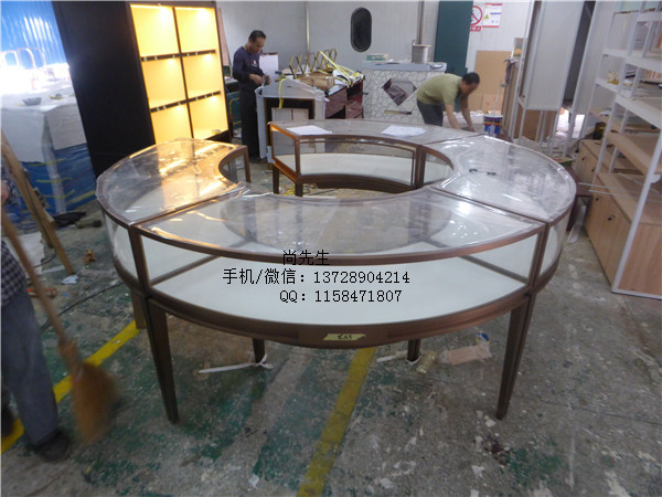 圓形珠寶展示柜.jpg
