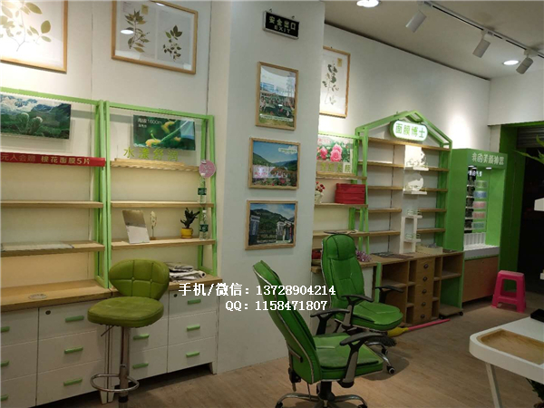 化妝品店面展示柜.jpg