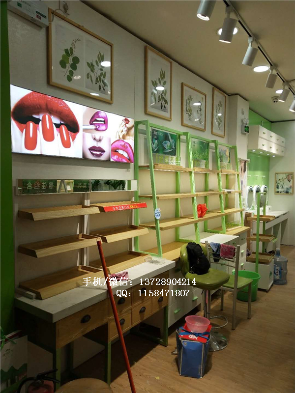 化妝品展示柜臺.jpg