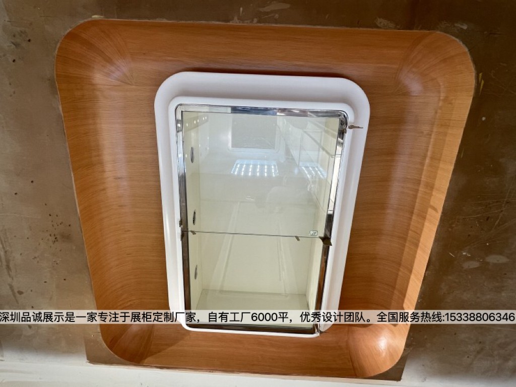 深圳品誠展示名表店展示柜設計定制效果圖3.jpg