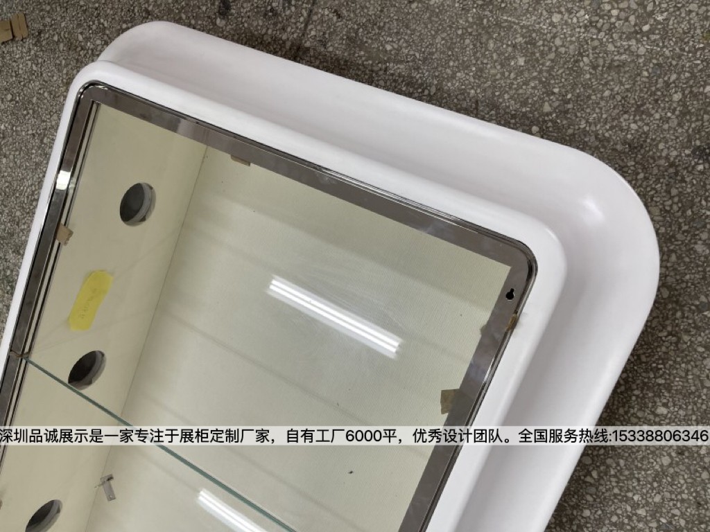 深圳品誠展示名表店展示柜設計定制效果圖1.jpg