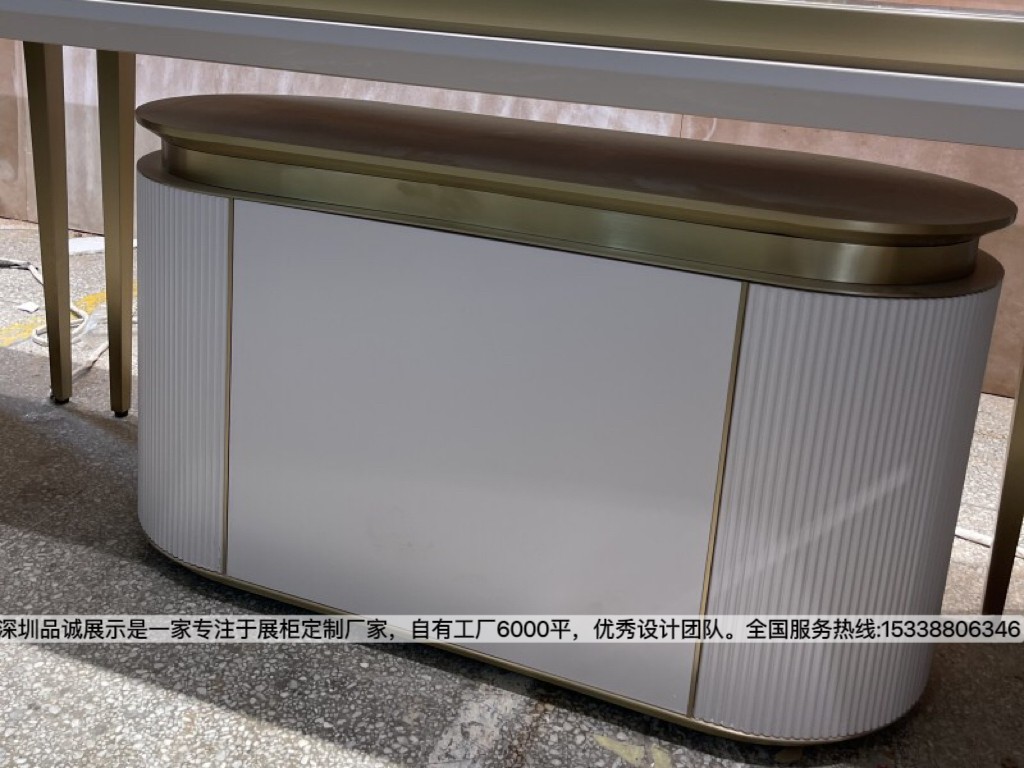 深圳品誠展示名表店展示柜設計定制效果圖7.jpg