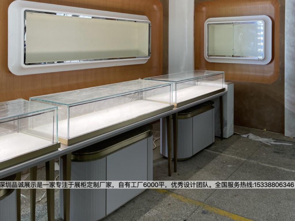 深圳品誠展示名表店展示柜設計定制效果圖6.jpg