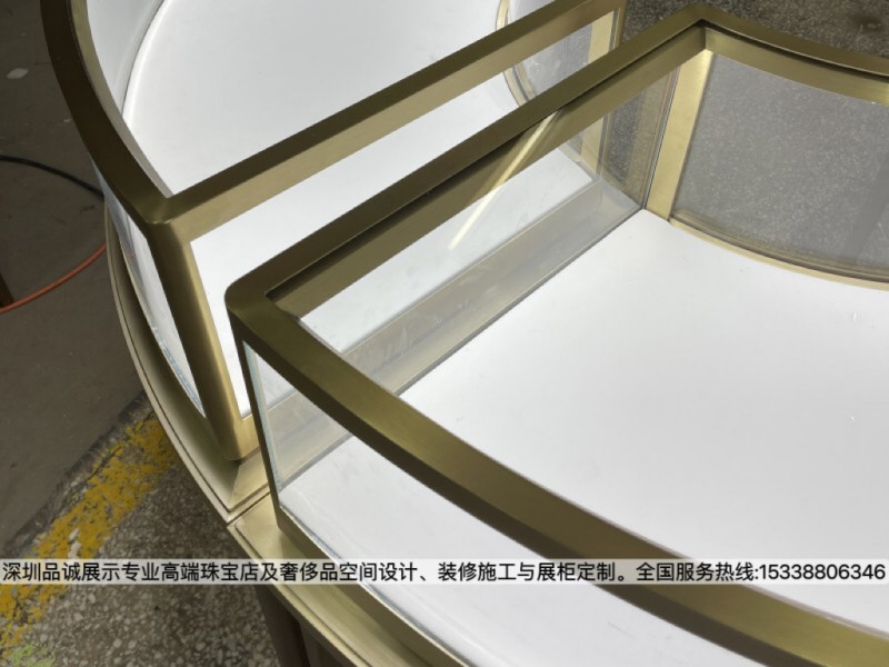 深圳品誠珠寶展柜設計效果圖2_副本.jpg